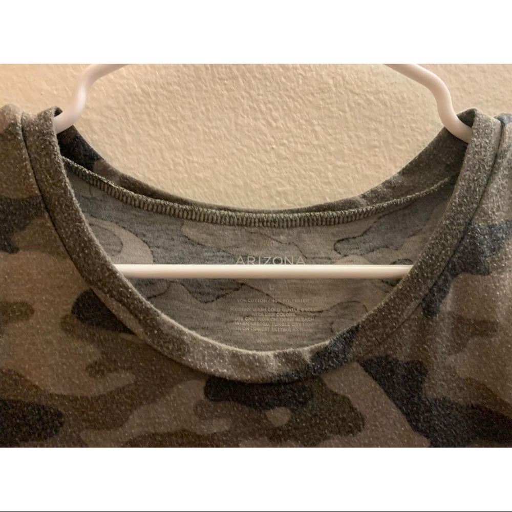🍓 3 for $25 🍓 Arizona Jean Co. Camo-Print Tee - Picture 3 of 7